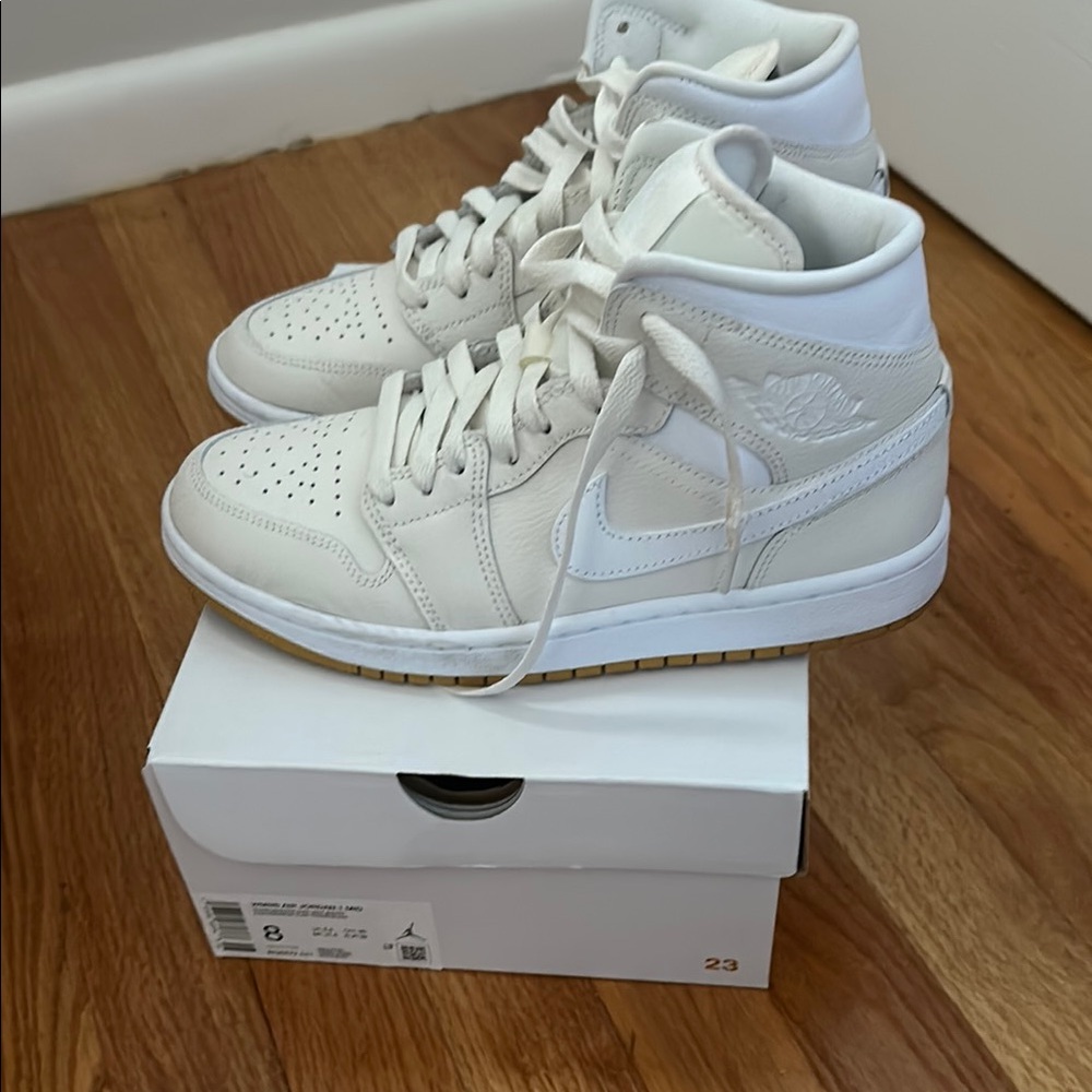 Jordan mid cream color